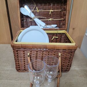 Vintage Wicker Picnic Basket Large Handled Rectangle, 12"x9"x8" Couples Dishes